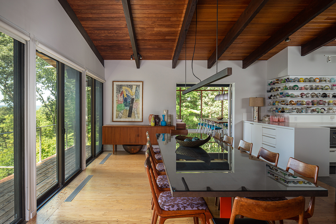 Dining table in a Midcentury Modern in New Milford