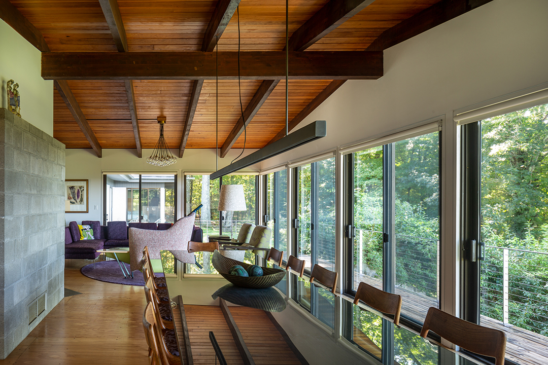 Dining table in a Midcentury Modern in New Milford