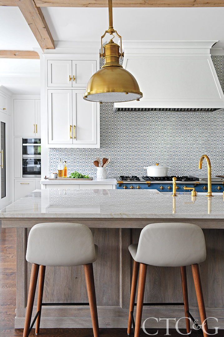Kitchen Island with bar stools for an eat-in kitchen.