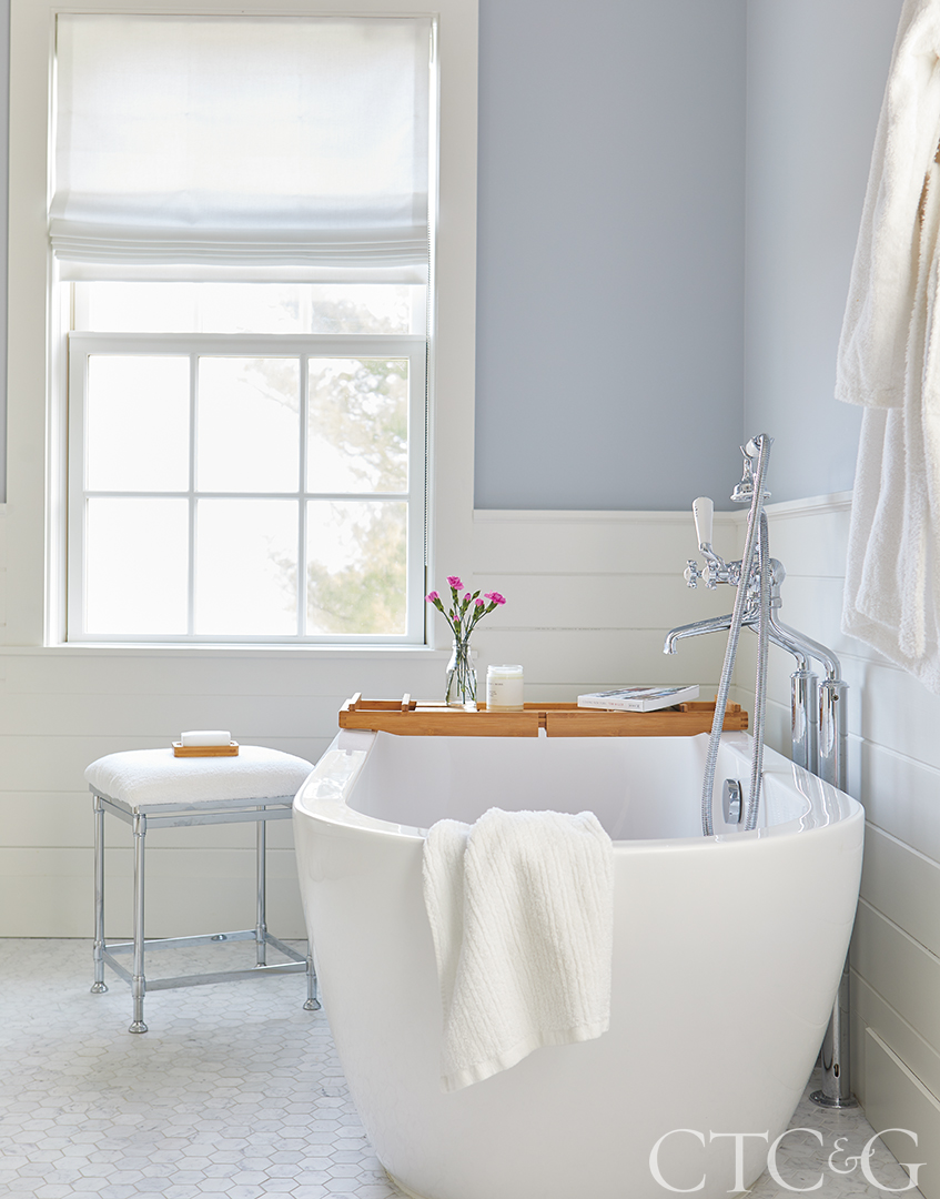 white bathtub