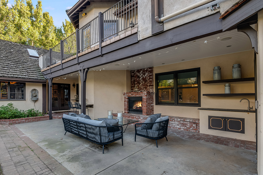 Patio at Criminal Minds star's Toluca Lake Home