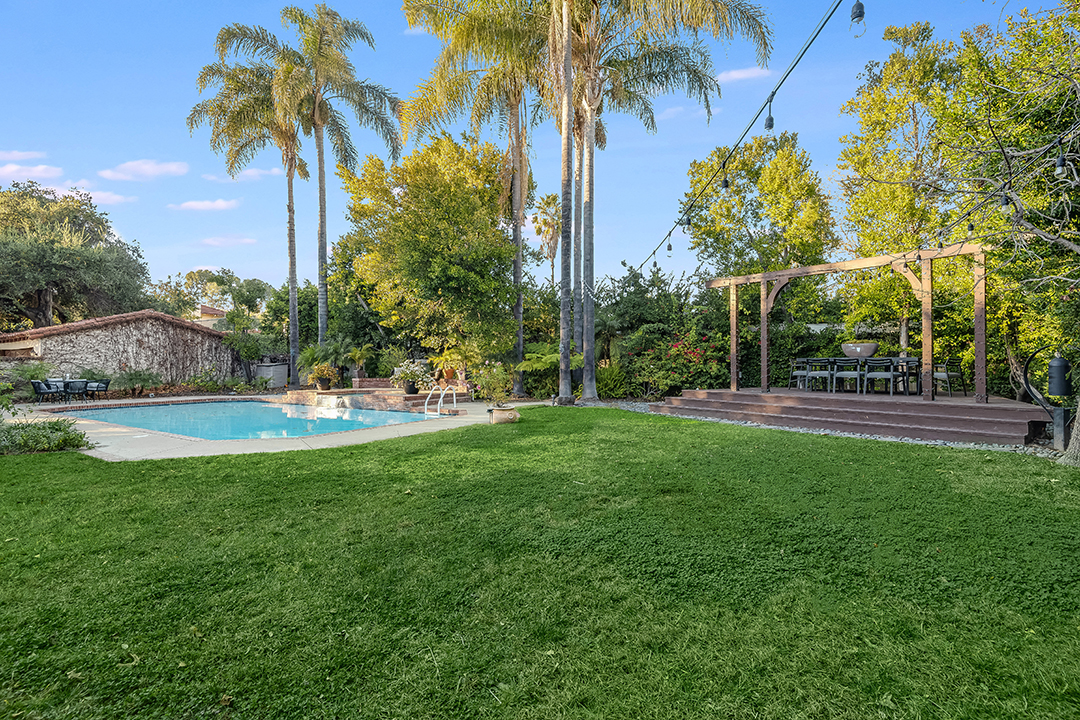 Backyard at Criminal Minds star's Toluca Lake Home