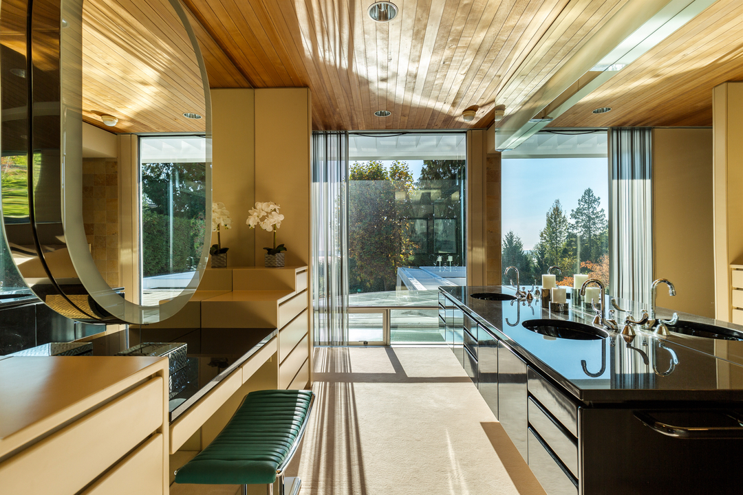 Iconic Canadian Home's master bathroom