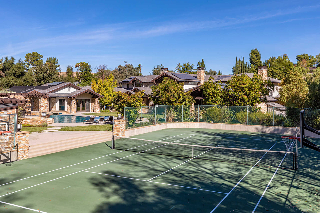 Tennis court at a Star Wars-themed mansion