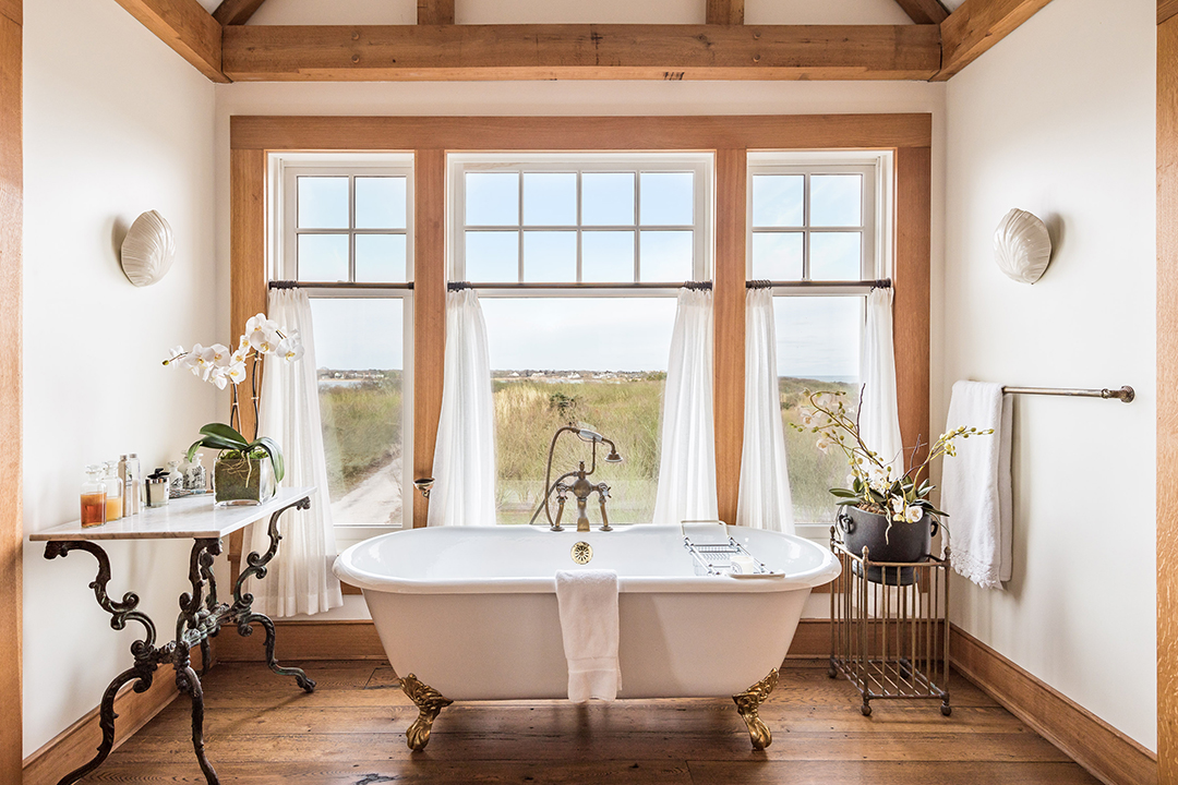 38 Georgica Association Rd, Wainscott Bathtub