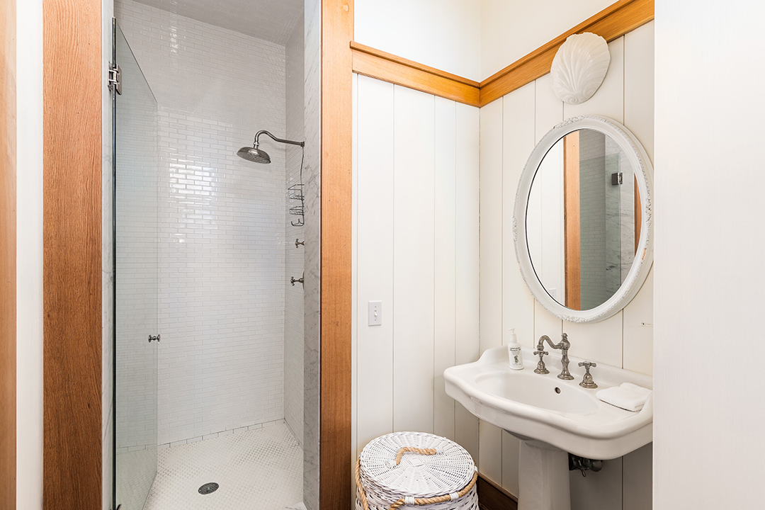 38 Georgica Association Rd, Wainscott Powder Room 1