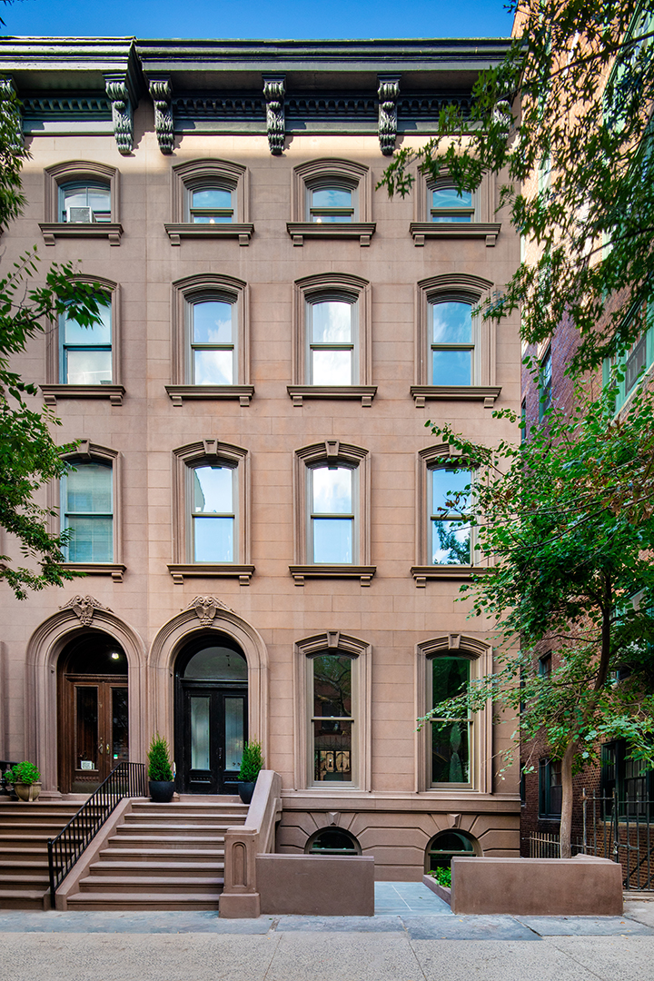 Townhouse with a year round garden in NYC