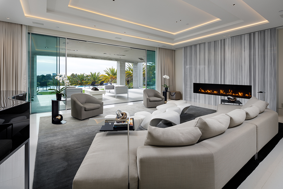 Beverly Hills Contemporary Home Living Room and Outdoor Space