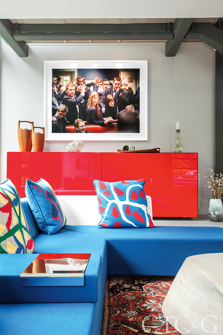 Colorful seating area in livingroom