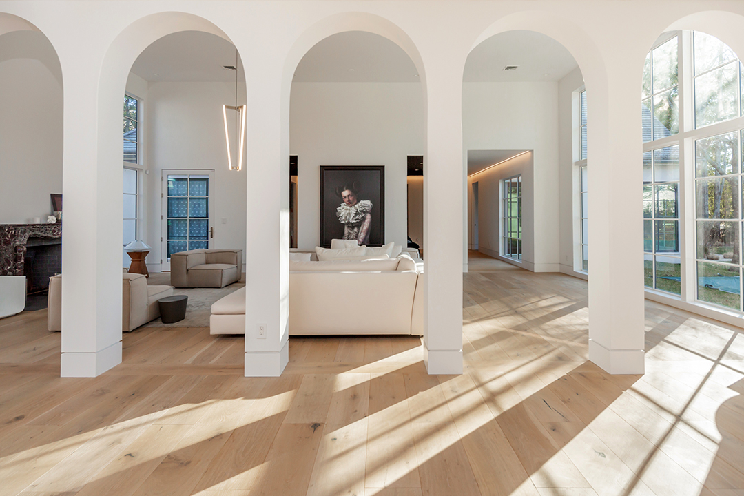 modern and minimalistic great room