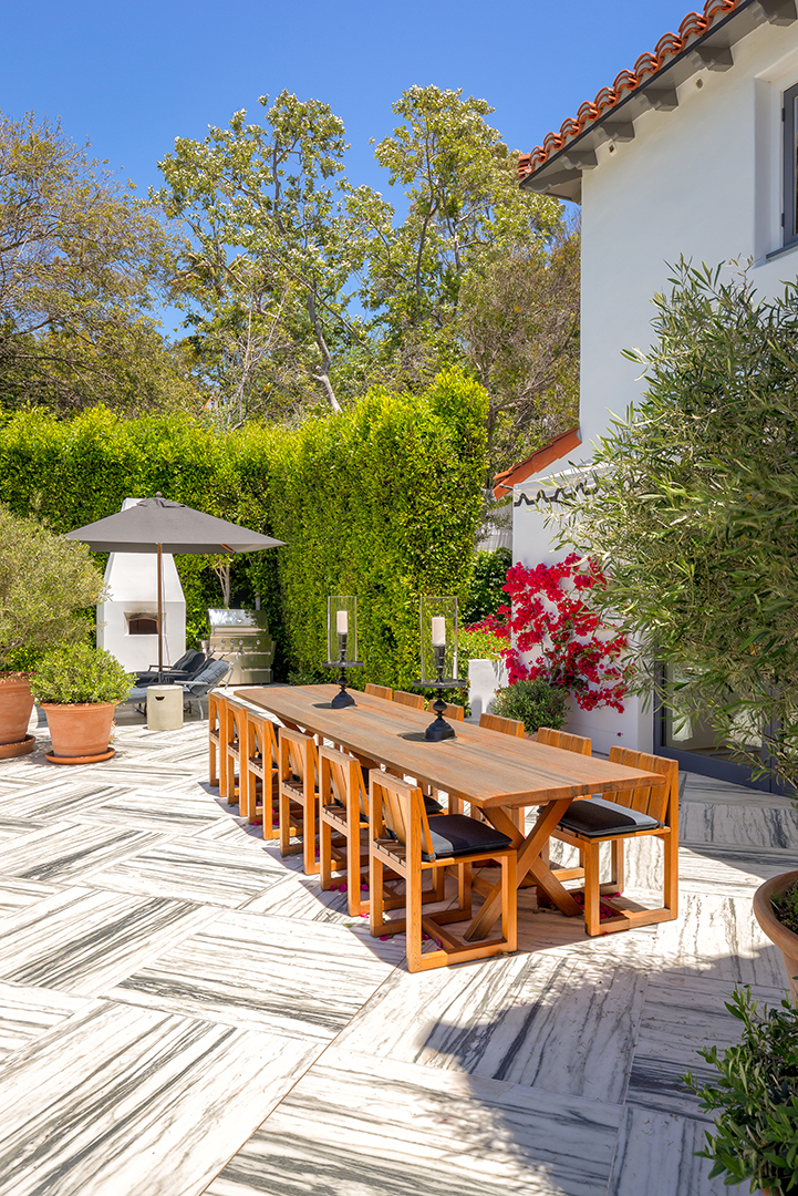 Outdoor dining area at Lori Loughlin's Bel Air home