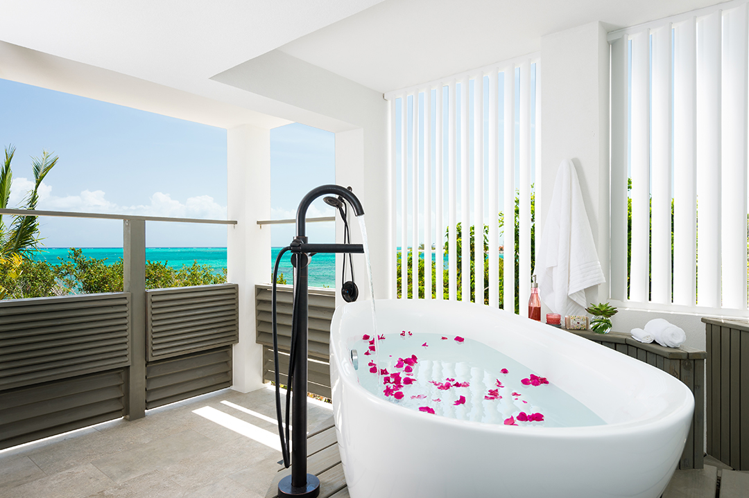Oceanfront Turks and Caicos Villa Bath