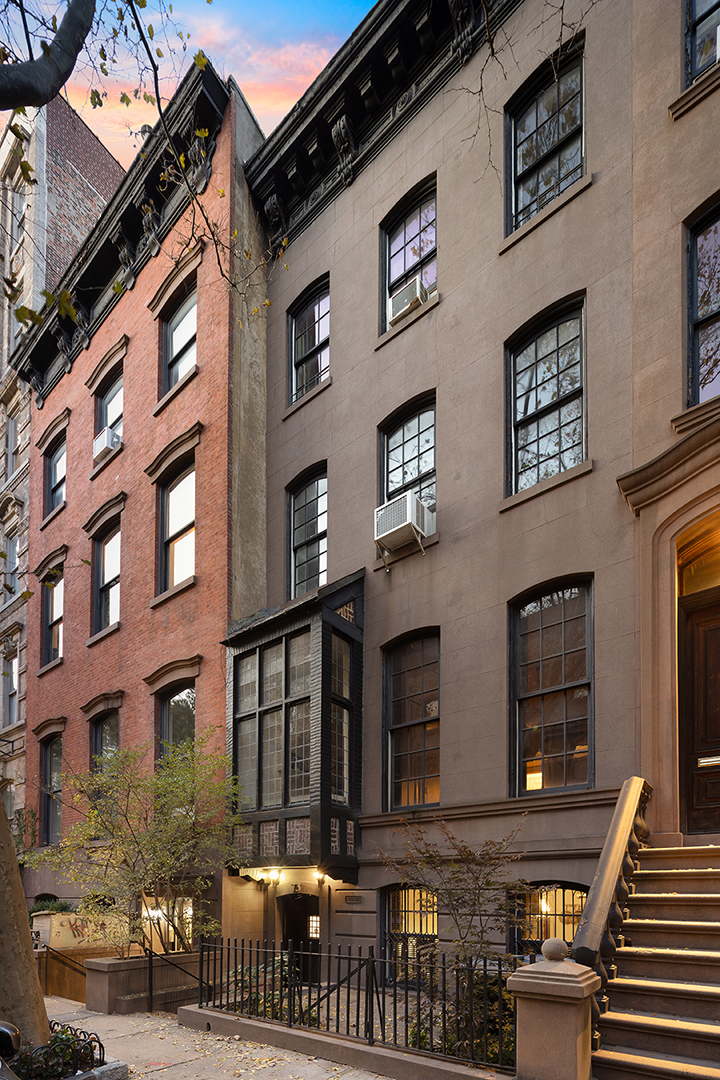 Carrie Bradshaw Street Townhouse Street View