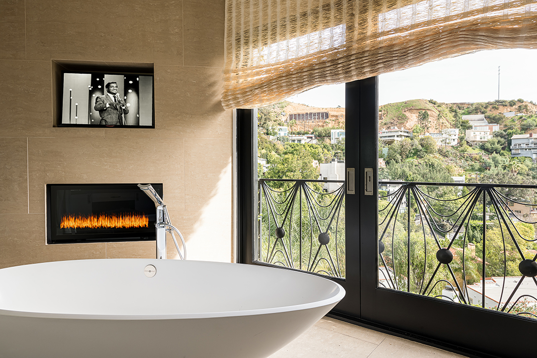 Tub at Judy Garland's Hollywood Home
