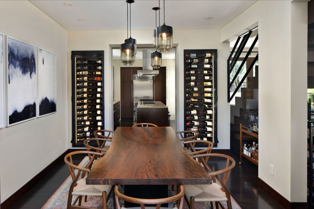 Villa Bougainvillea dining room & wine rack