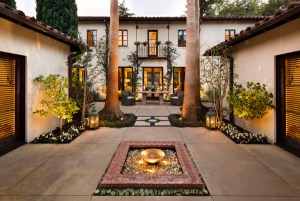 Villa Bougainvillea Courtyard II