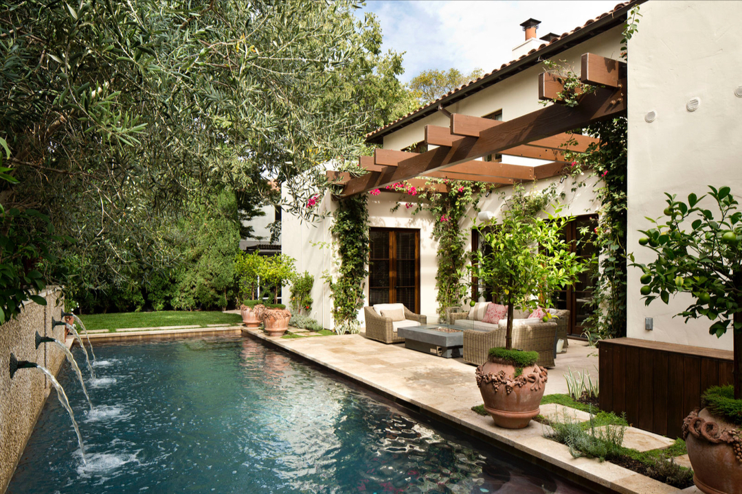 Villa Bougainvillea pool