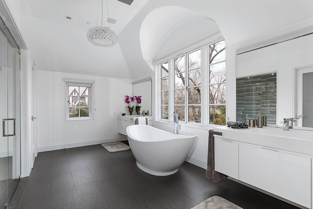 Renowned Artist Lists Imaginative Westchester Estate For 7 199m Bathroom