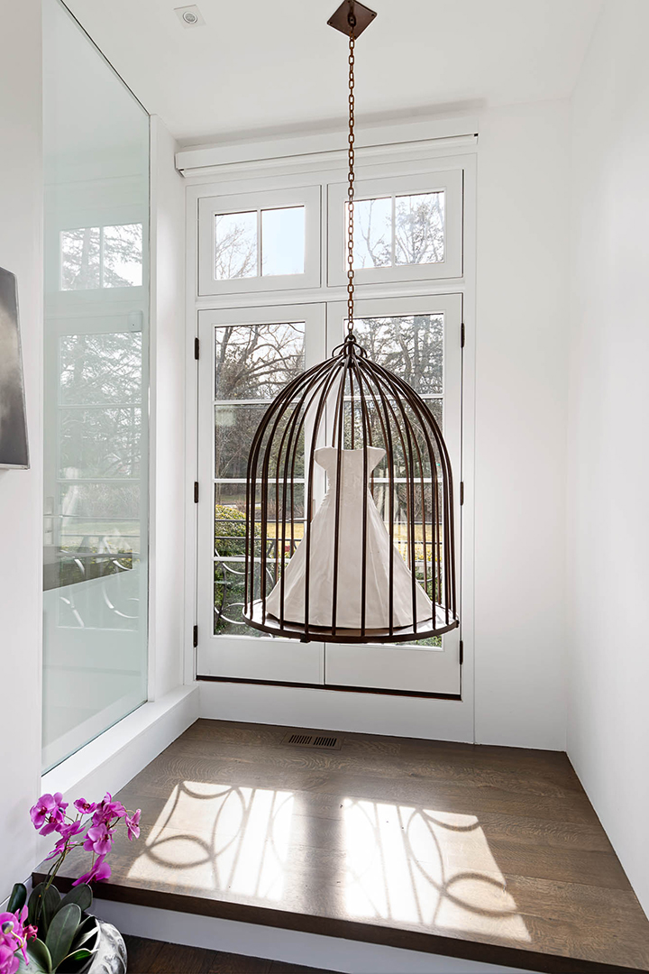 Renowned Artist Lists Imaginative Westchester Estate For 7 199m Hanging Art