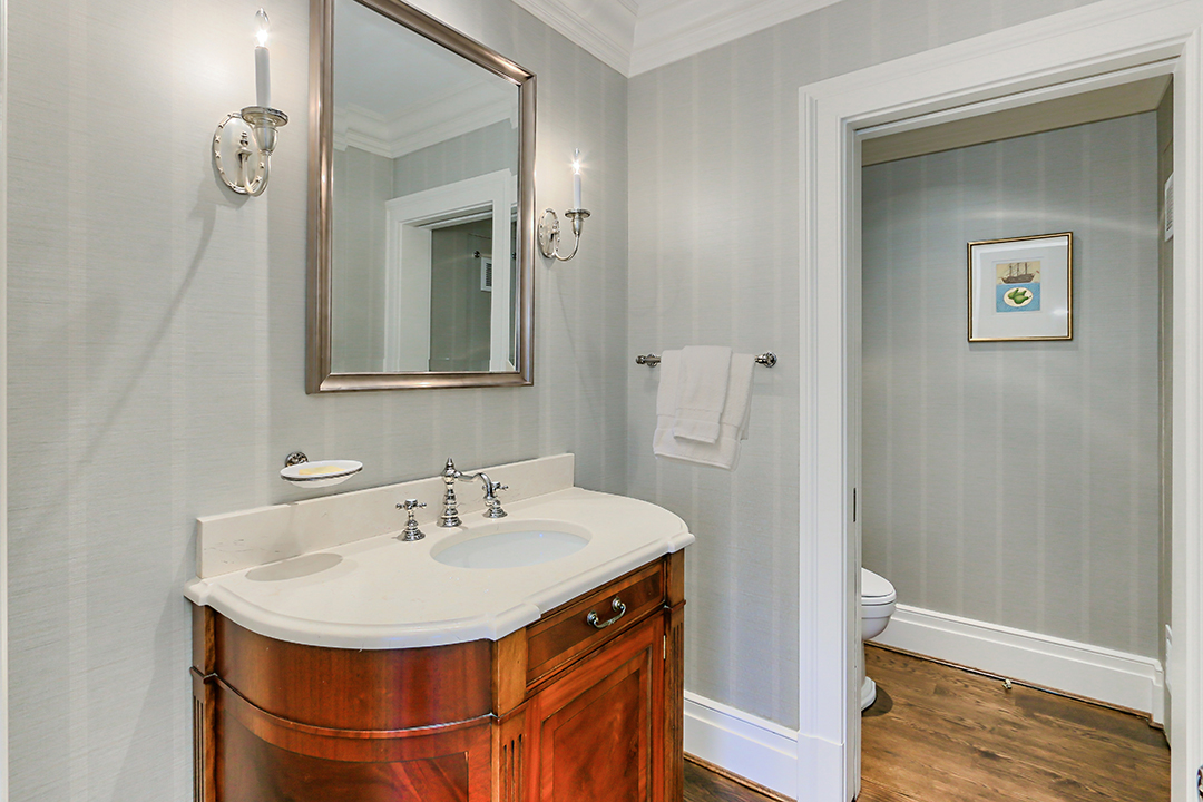 John F Kennedy Former Washington Dc Home For Sale Bathroom