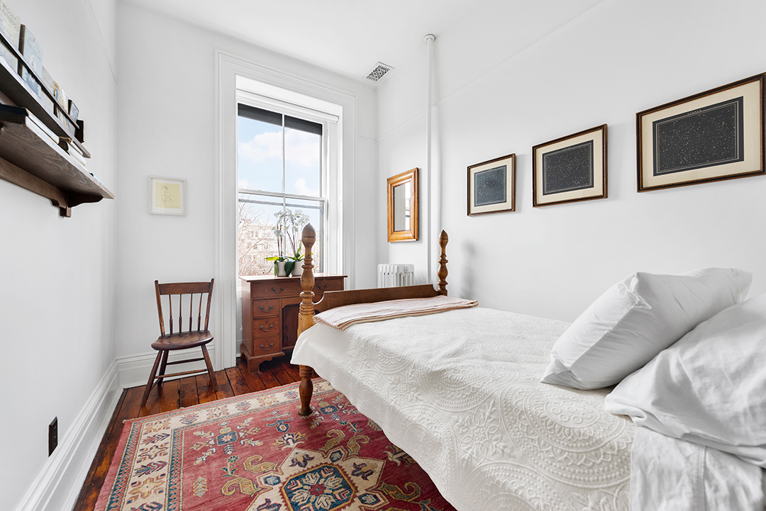 A Circa 1850 Brooklyn Heights Townhouse Brimming With Character Asks 12m Bedroom0c