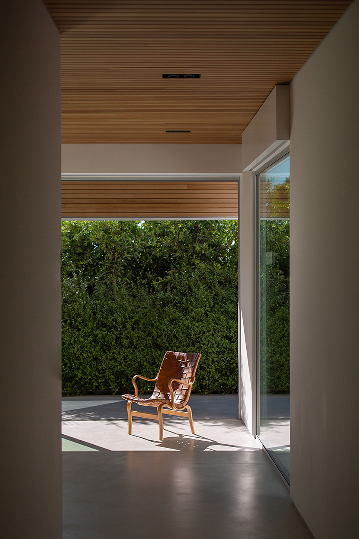 Actor Jason Stathams Suave Midcentury Modern Hits The Market In La Chair