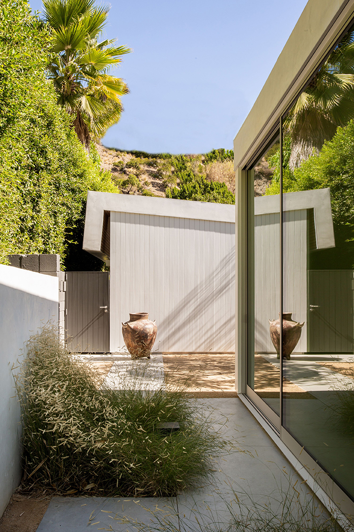 Actor Jason Stathams Suave Midcentury Modern Hits The Market In La Garden