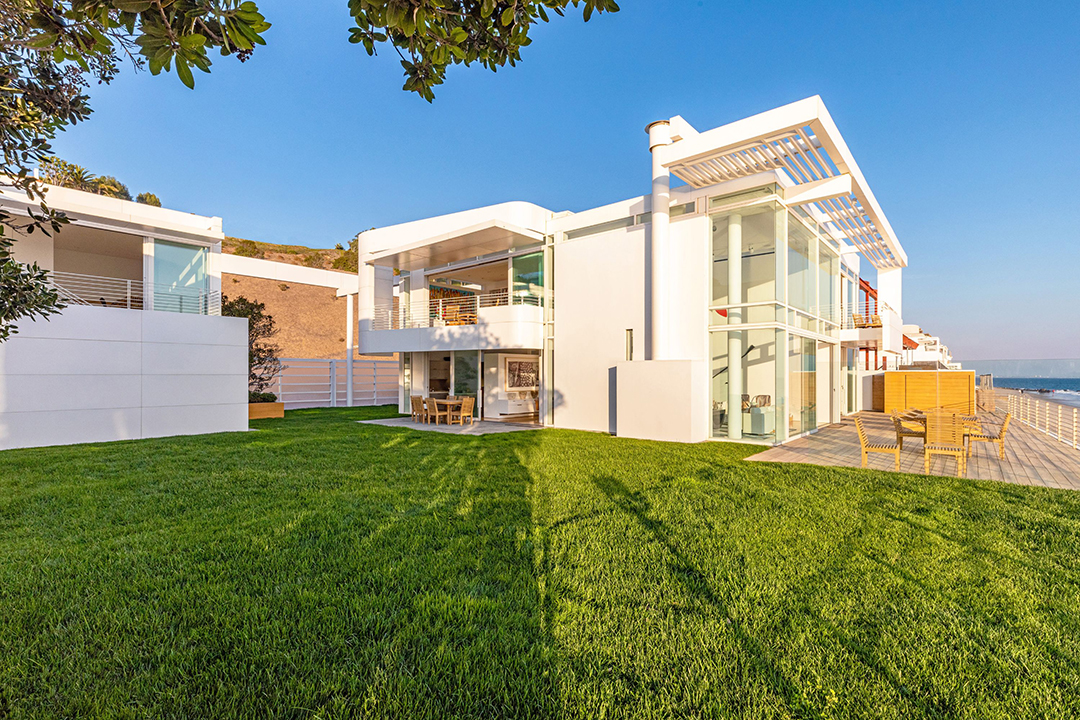 Eli Broad Lists 75m Malibu Home On Billionaires Beach Exterior C