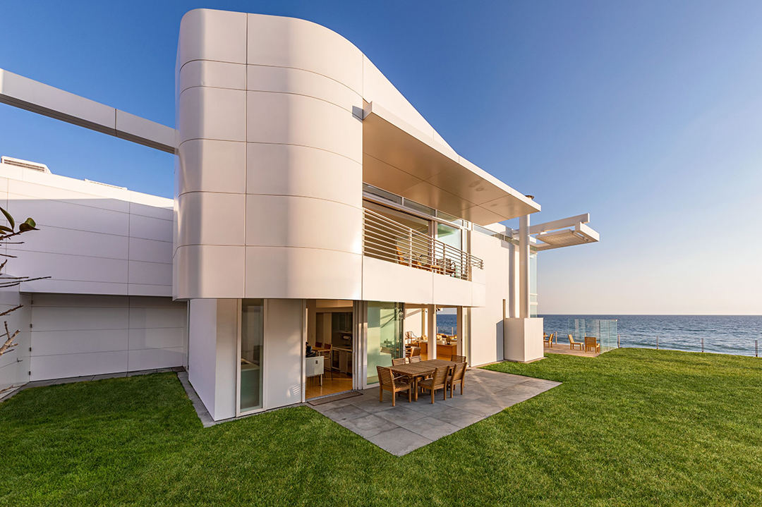 Eli Broad Lists 75m Malibu Home On Billionaires Beach Exterior Side