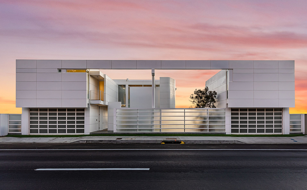 Eli Broad Lists 75m Malibu Home On Billionaires Beach Exterior Street Night