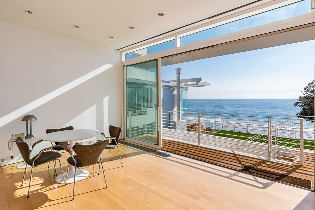 Eli Broad Lists 75m Malibu Home On Billionaires Beach Sitting Area
