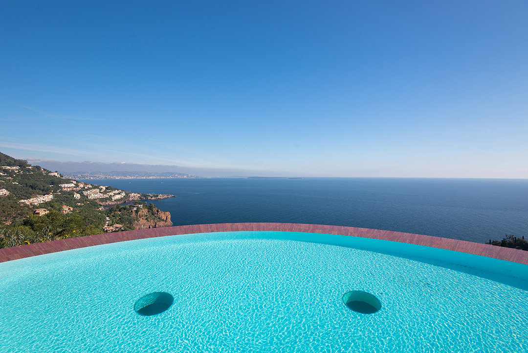 High Fashion Bubble Palace Near Cannes Awaits A Buyer Pool B