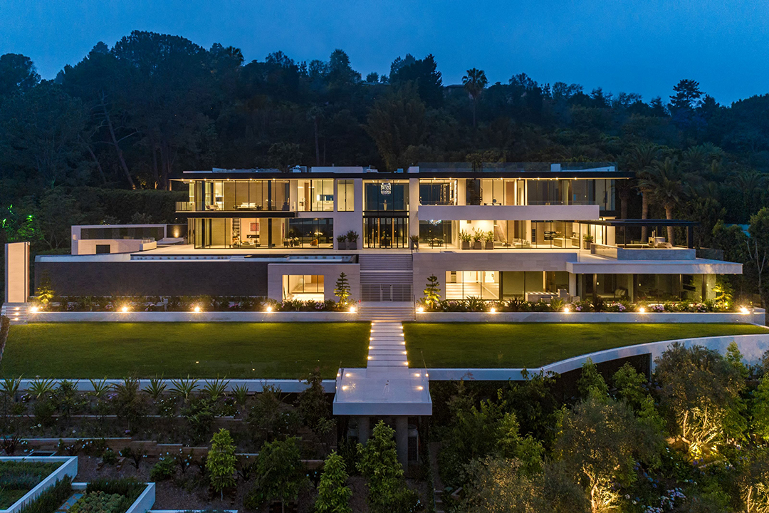 Look Inside A 125m Mansion Owned By A Celebrity Plastic Surgeon Exterior B