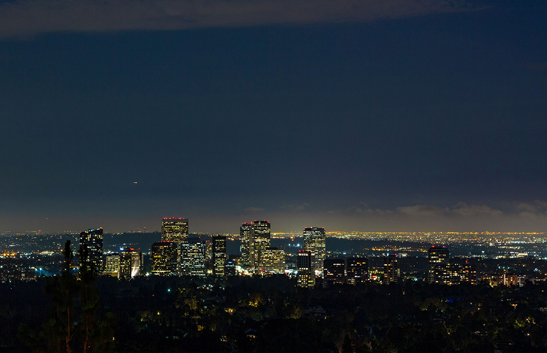 Look Inside A 125m Mansion Owned By A Celebrity Plastic Surgeon Night View