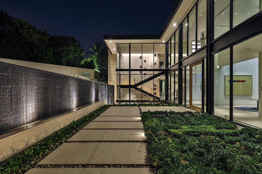 Look Inside A 125m Mansion Owned By A Celebrity Plastic Surgeon Walkway