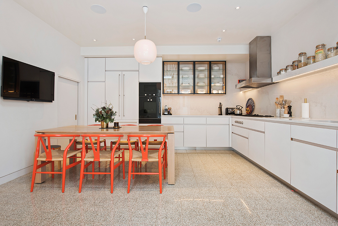 Good American Co Founder Emma Gredes Fashionable London Home Asks 6 8m Kitchen