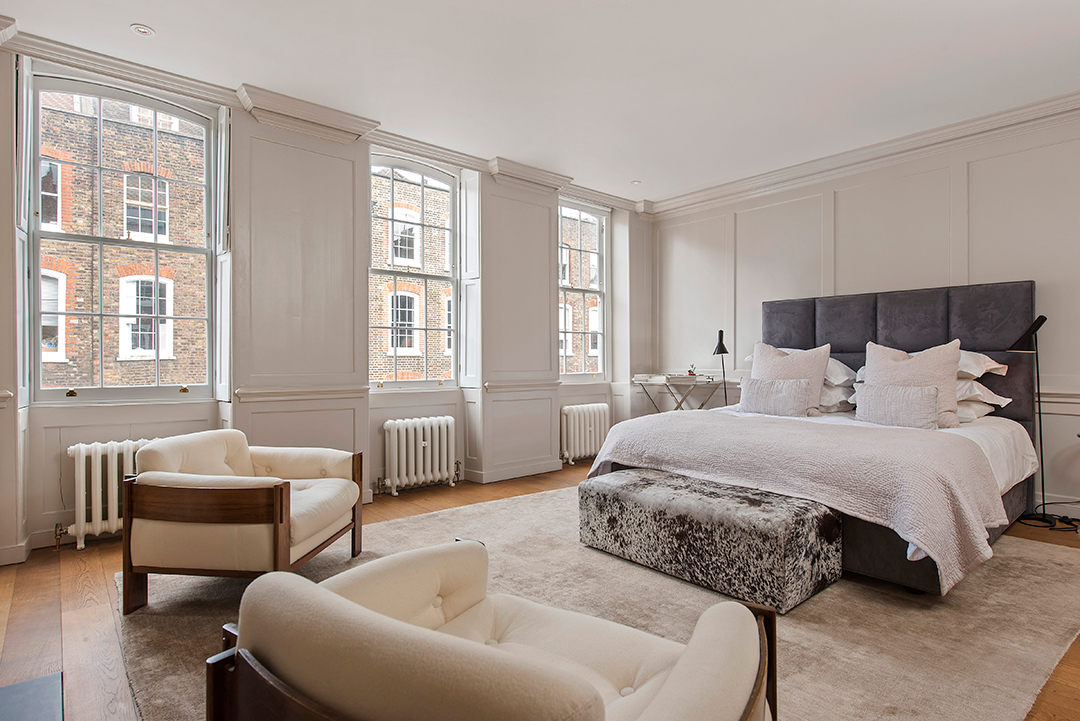 Good American Co Founder Emma Gredes Fashionable London Home Asks 6 8m Master Bedroom