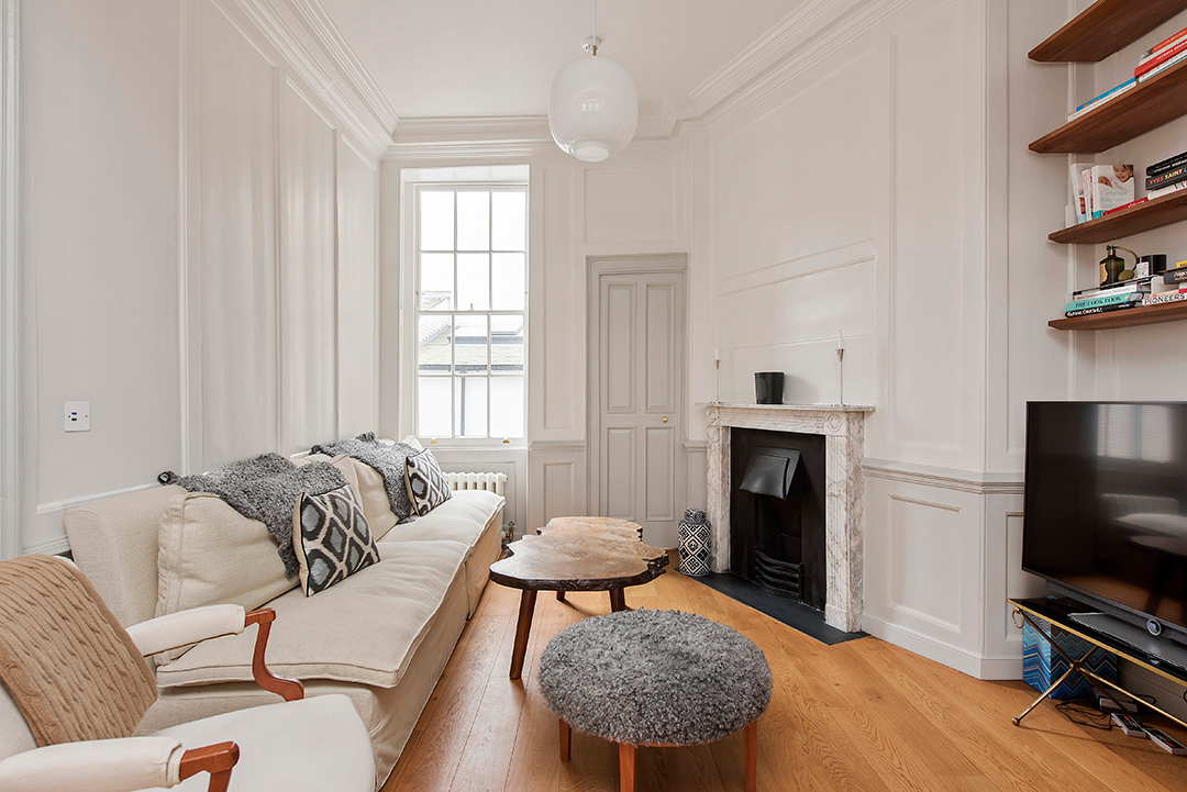 Good American Co Founder Emma Gredes Fashionable London Home Asks 6 8m Sitting Room B