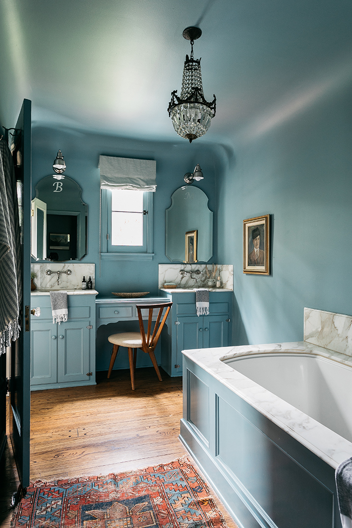 Home Once Owned By Both Zooey Deschanel And Mark Ruffalo Lists In Style Blue Bathroom B