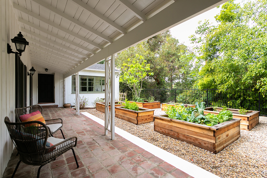 Home Once Owned By Both Zooey Deschanel And Mark Ruffalo Lists In Style Garden