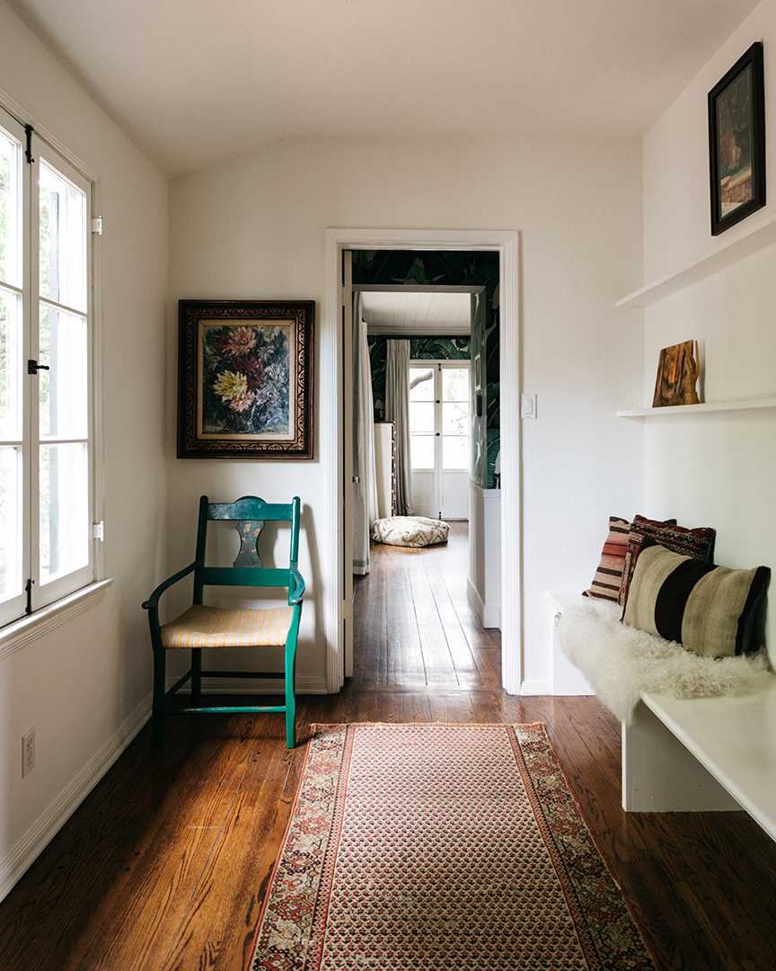 Home Once Owned By Both Zooey Deschanel And Mark Ruffalo Lists In Style Hallway