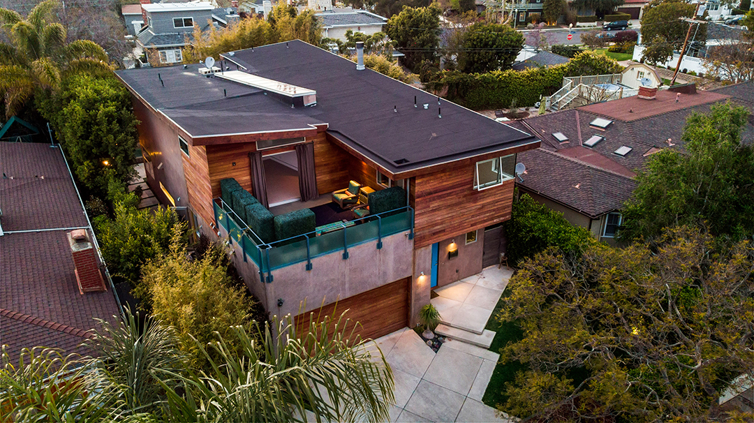 Jennifer Love Hewitts Pacific Palisades Home Lists For 4 2m Aerial