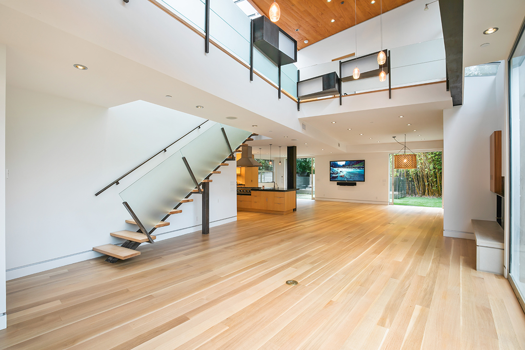 Jennifer Love Hewitts Pacific Palisades Home Lists For 4 2m Living Room