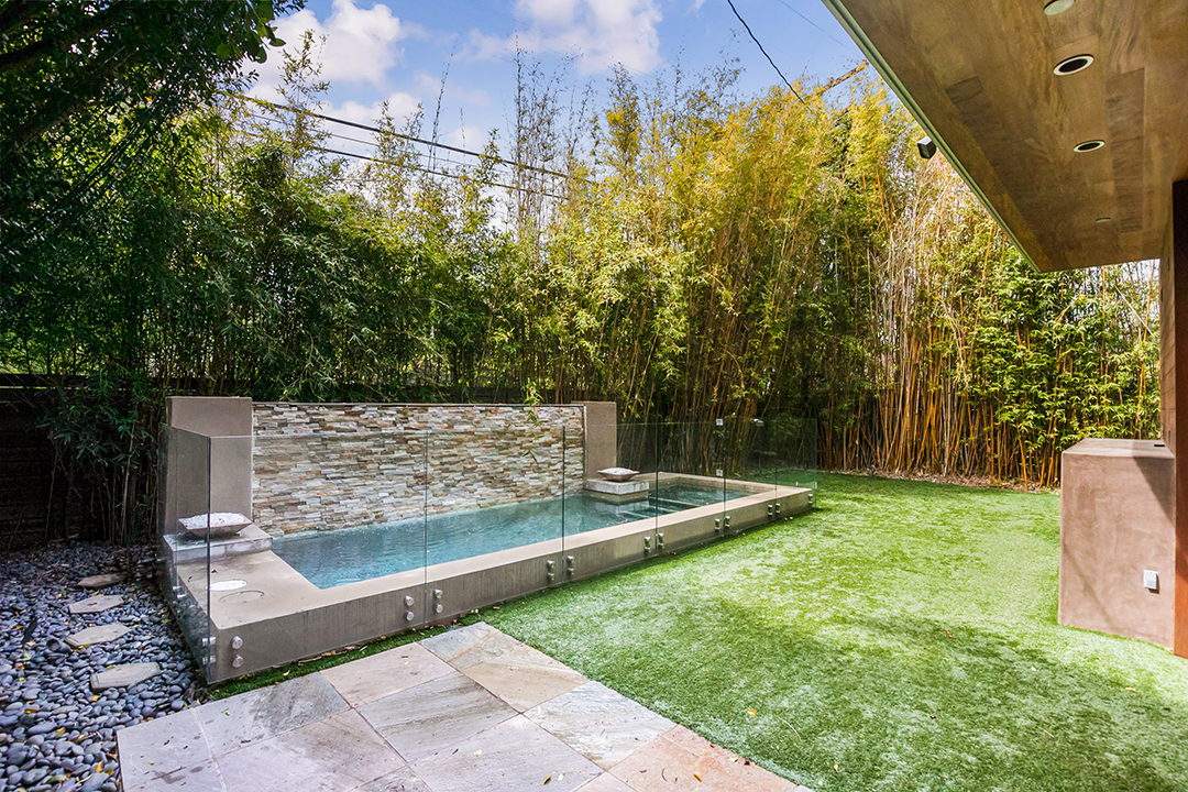 Jennifer Love Hewitts Pacific Palisades Home Lists For 4 2m Pool