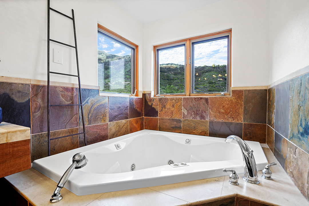 Onerepublic Guitarist Lists A Modern Farmhouse Home In The Topanga Mountains Bath