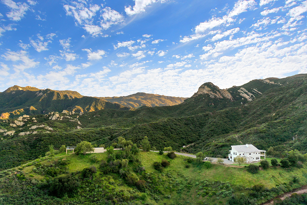 Onerepublic Guitarist Lists A Modern Farmhouse Home In The Topanga Mountains Distance Exterior
