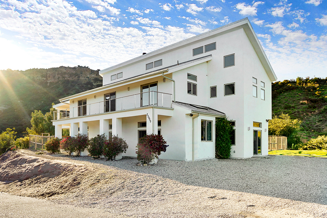 Onerepublic Guitarist Lists A Modern Farmhouse Home In The Topanga Mountains Exterior B