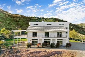 Onerepublic Guitarist Lists A Modern Farmhouse Home In The Topanga Mountains Exterior D