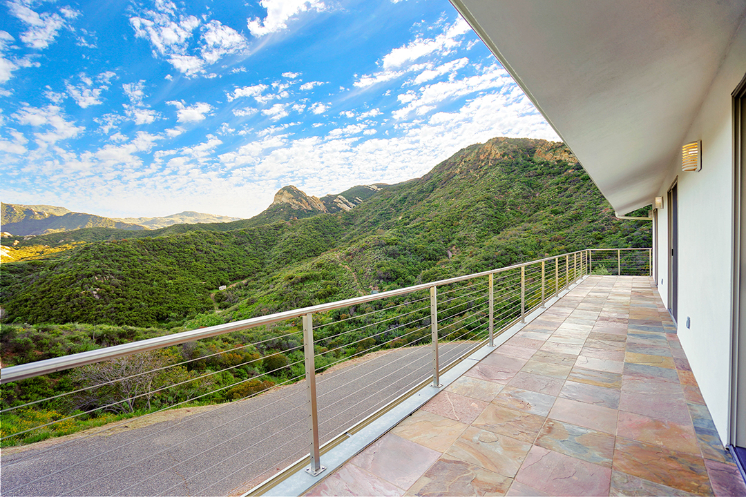 Onerepublic Guitarist Lists A Modern Farmhouse Home In The Topanga Mountains Patio