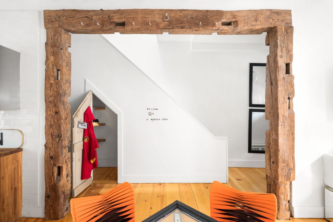 Talk Stoop Staircase